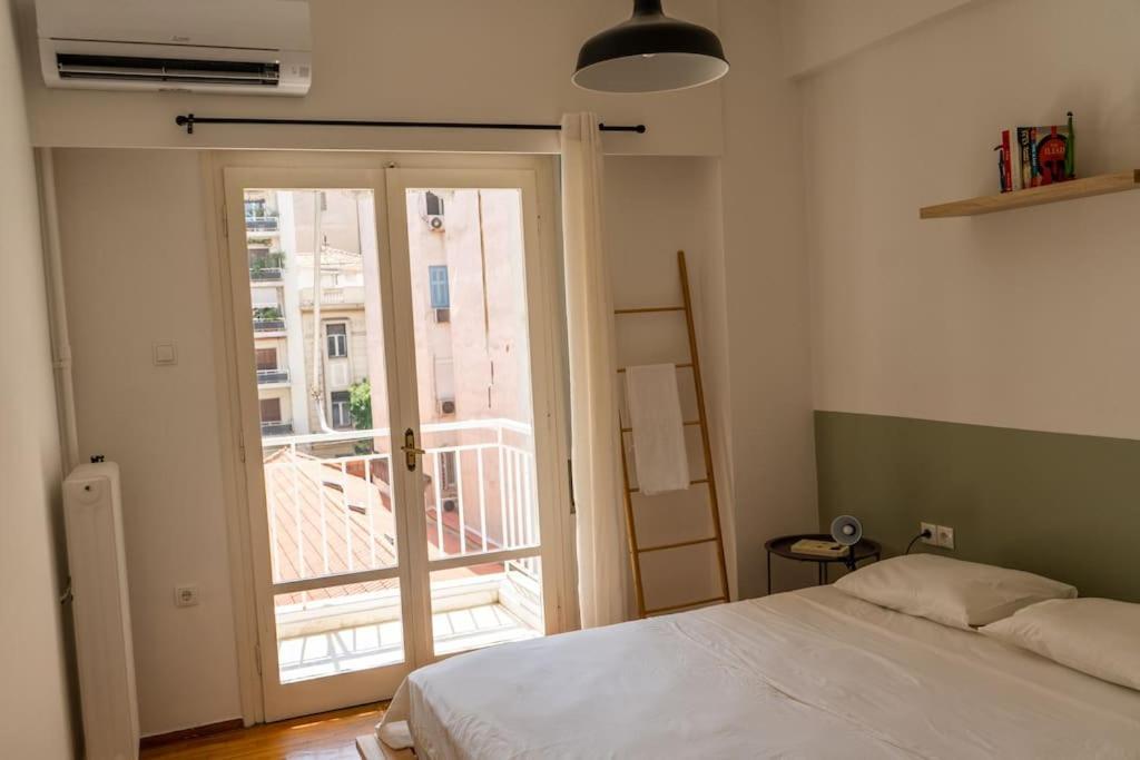 Saffron Apartment In Central Афины Экстерьер фото
