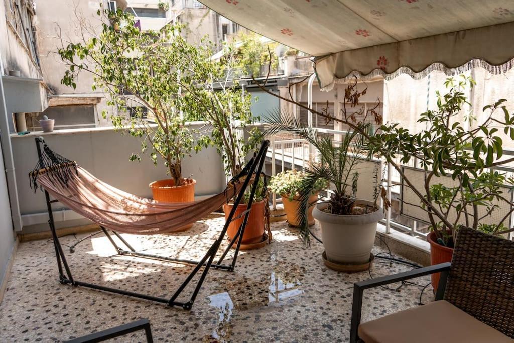 Saffron Apartment In Central Афины Экстерьер фото