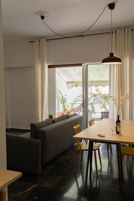 Saffron Apartment In Central Афины Экстерьер фото